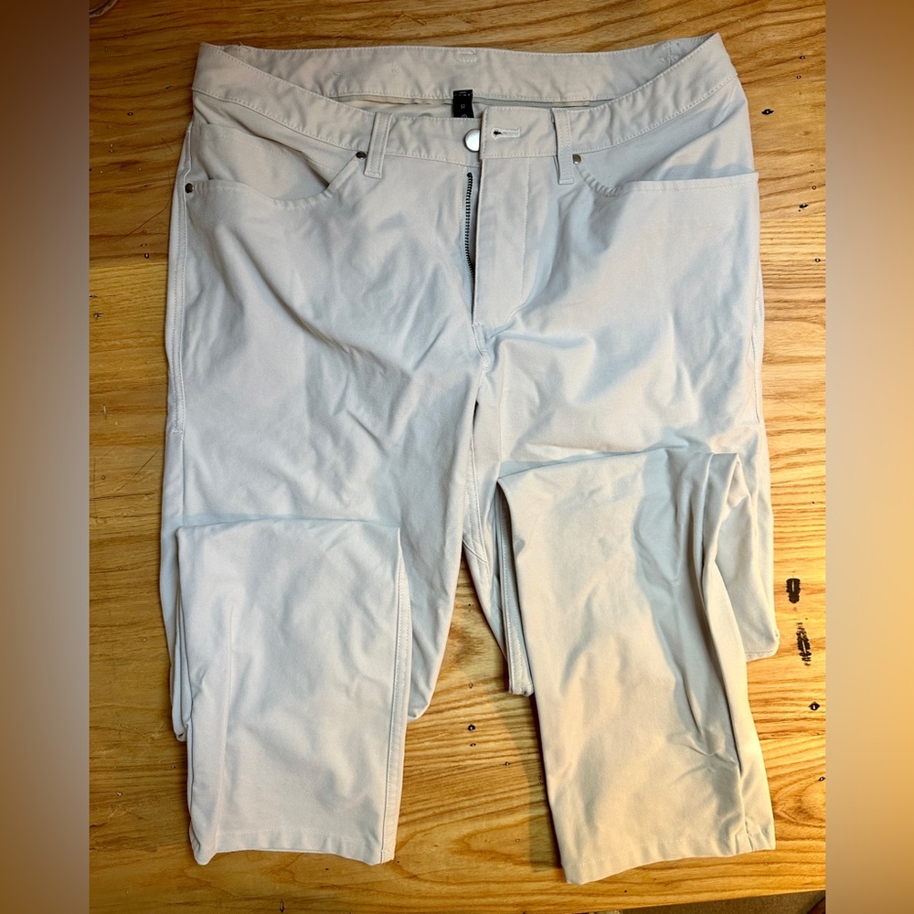 Lululemon - ABC 5 Pocket Utilitech - Stone - 32